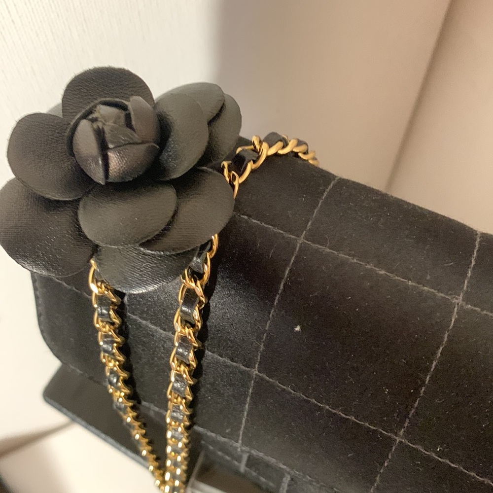 CHANEL Iconic Y2k Quilted Camellia Flap Bag Black Vegan Satin CC Gold Chain HW - Picture 3 of 15